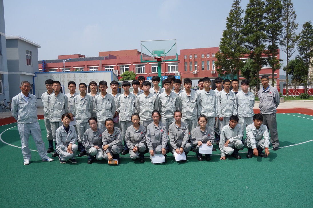 TSUNEISHI GROUP (ZHOUSHAN) SHIPBUILDING, Inc., an Overseas Group Company of TSUNEISHI SHIPBUILDING, awarded scholarships to 12 students at DAISHAN COUNTY TECHNICAL COLLEGE TSUNEISHI CAMPUS